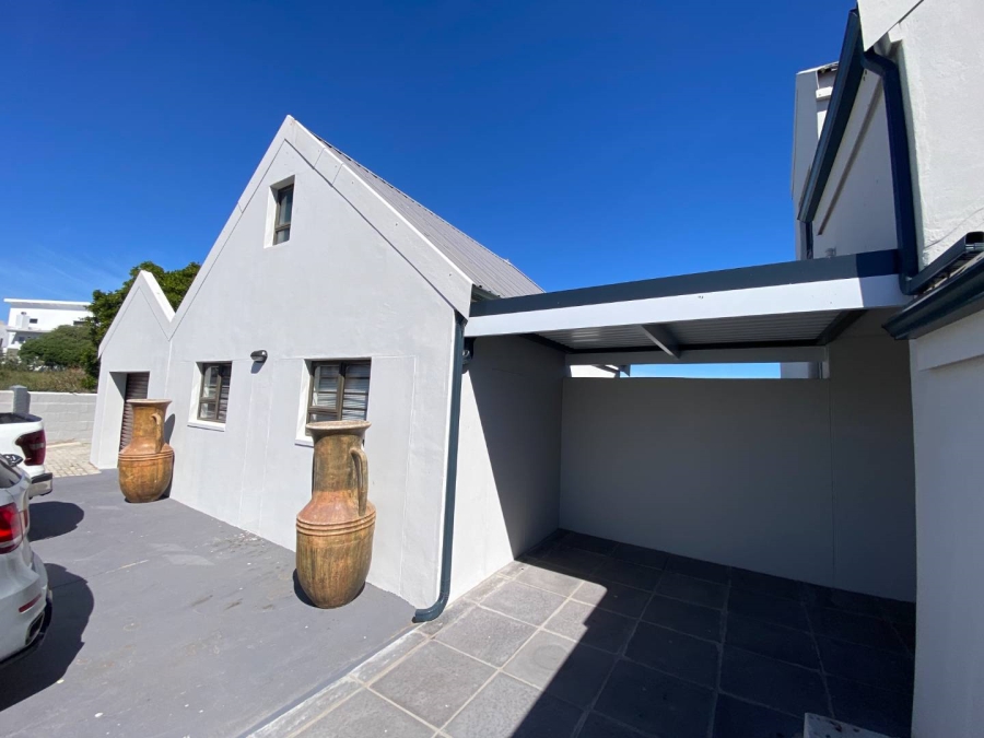 7 Bedroom Property for Sale in Myburgh Park Western Cape